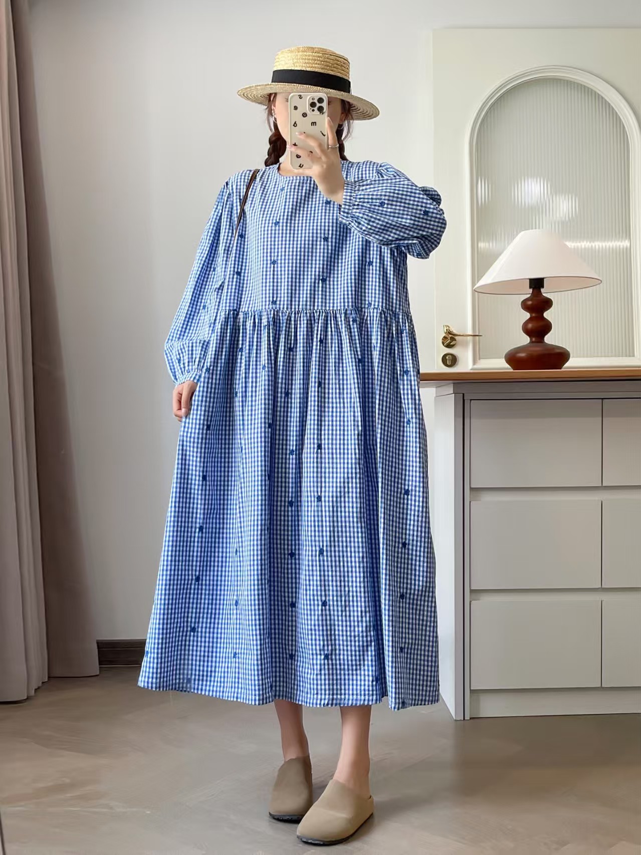 Embroidery Yellow Dress - تمثال نصفي 118 سنتيمتر موري فتاة